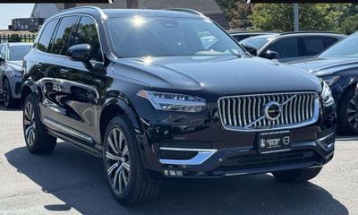 2023 Volvo XC90 Plus Bright
