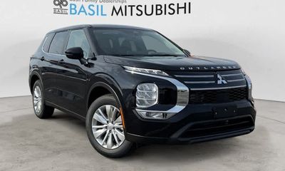 2026 Mitsubishi Outlander ES