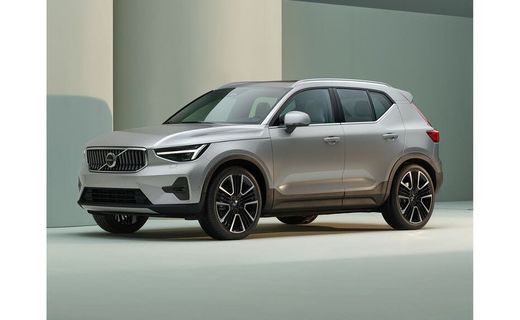 2023 Volvo XC40 Plus Bright