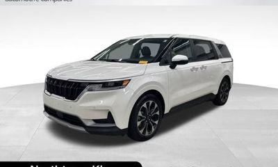 2023 Kia Carnival EX