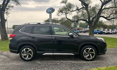 2023 Subaru Forester Touring ES Navi