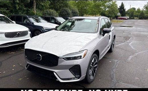 2026 Volvo XC60 Plus Dark