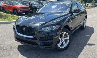 2017 Jaguar F-Pace Premium