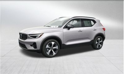 2026 Volvo XC40 Plus Dark
