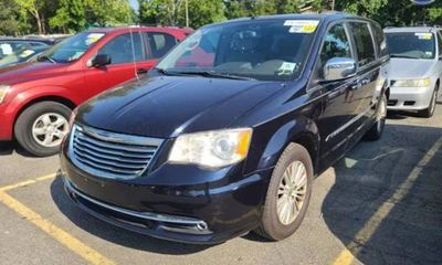 2011 Chrysler Town AND Country Limited