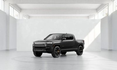 2026 Rivian R1T Premium