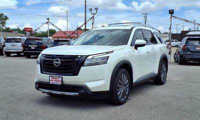 2023 Nissan Pathfinder SL