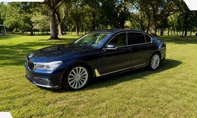 2017 BMW 740I