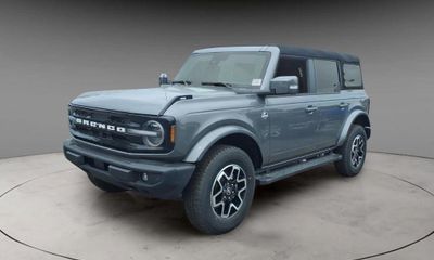 2024 Ford Bronco Outer Banks