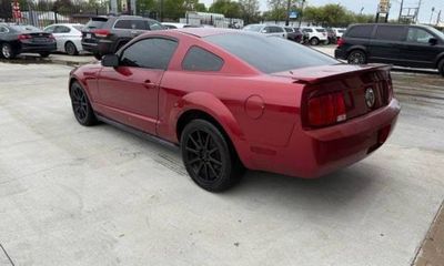 2007 Ford Mustang Deluxe