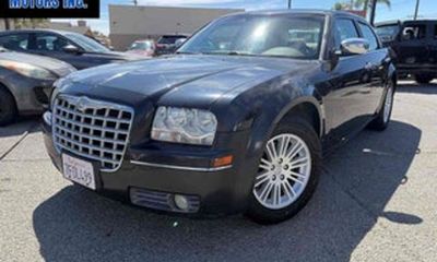 2010 Chrysler 300 LX