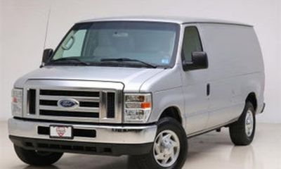 2009 Ford E-350 Cargo VAN E350