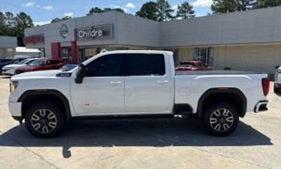 2023 GMC Sierra HD AT4