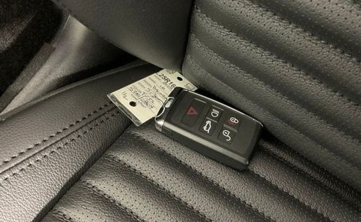 2025 Land Rover Discovery P300 S