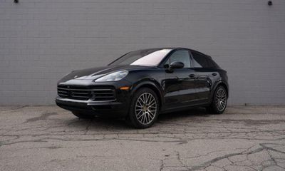 2023 Porsche Cayenne S Coupe Platinum