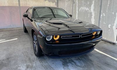 2019 Dodge Challenger SXT