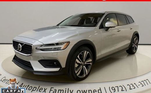 2025 Volvo V60CC Plus
