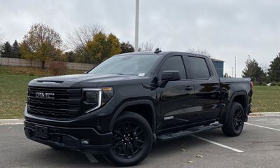 2023 GMC Sierra Elevation