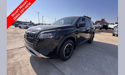 2026 Nissan Pathfinder SV