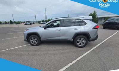 2025 Toyota RAV4 LE