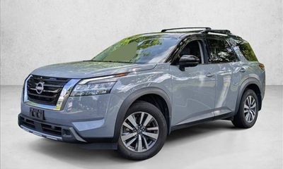 2024 Nissan Pathfinder SL