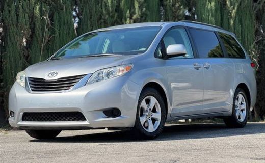 2012 Toyota Sienna LE