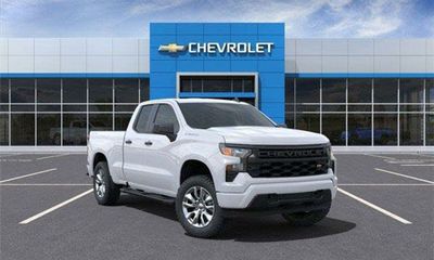 2025 Chevrolet Silverado Custom
