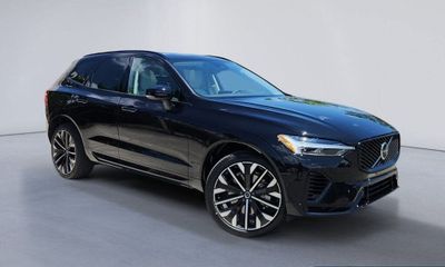 2026 Volvo XC60 Ultra Dark