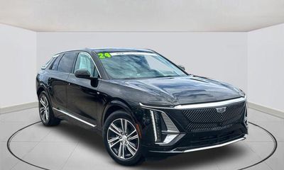 2024 Cadillac Lyriq LUX 2