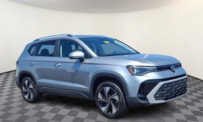2026 Volkswagen Taos 4Motion SE