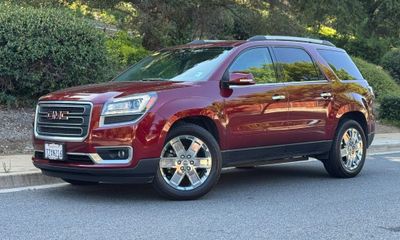 2017 GMC Acadia Limited SLT 2