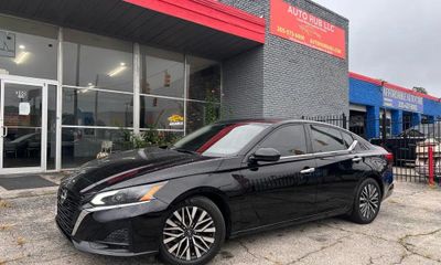 2023 Nissan Altima SV
