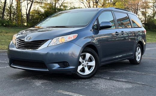 2014 Toyota Sienna LE