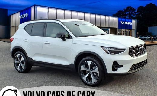 2026 Volvo XC40 Plus Dark