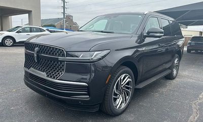 2026 Lincoln Navigator Premier