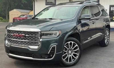 2021 GMC Acadia Denali