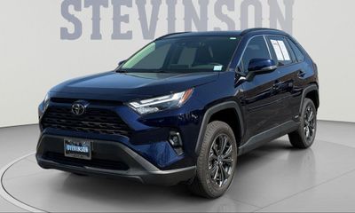 2025 Toyota RAV4 XLE Premium