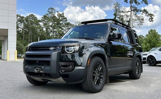 2023 Land Rover Defender 130 SE