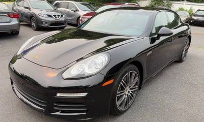 2016 Porsche Panamera Base 4