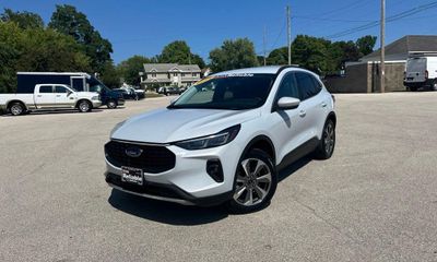 2025 Ford Escape Platinum