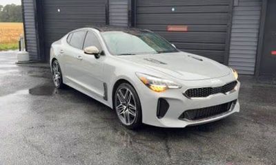 2022 Kia Stinger GT1