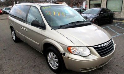 2007 Chrysler Town AND Country Touring