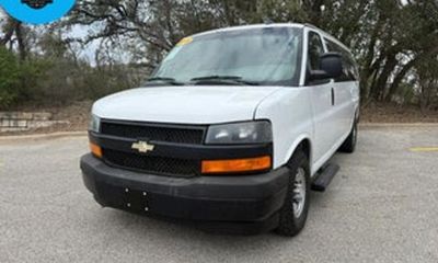 2018 Chevrolet Express Passenger LS EXT