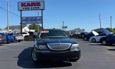 2007 Lincoln Town CAR Signature Limited