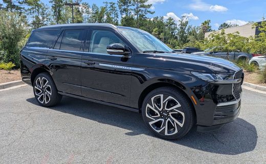 2027 Lincoln Navigator Reserve