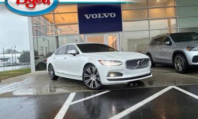 2023 Volvo S90 Ultimate Bright With