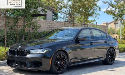 2023 BMW M5