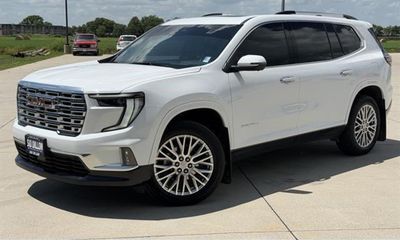 2024 GMC Acadia Denali