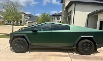 2024 Tesla Cybertruck Base