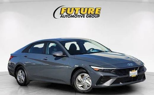 2025 Hyundai Elantra SE